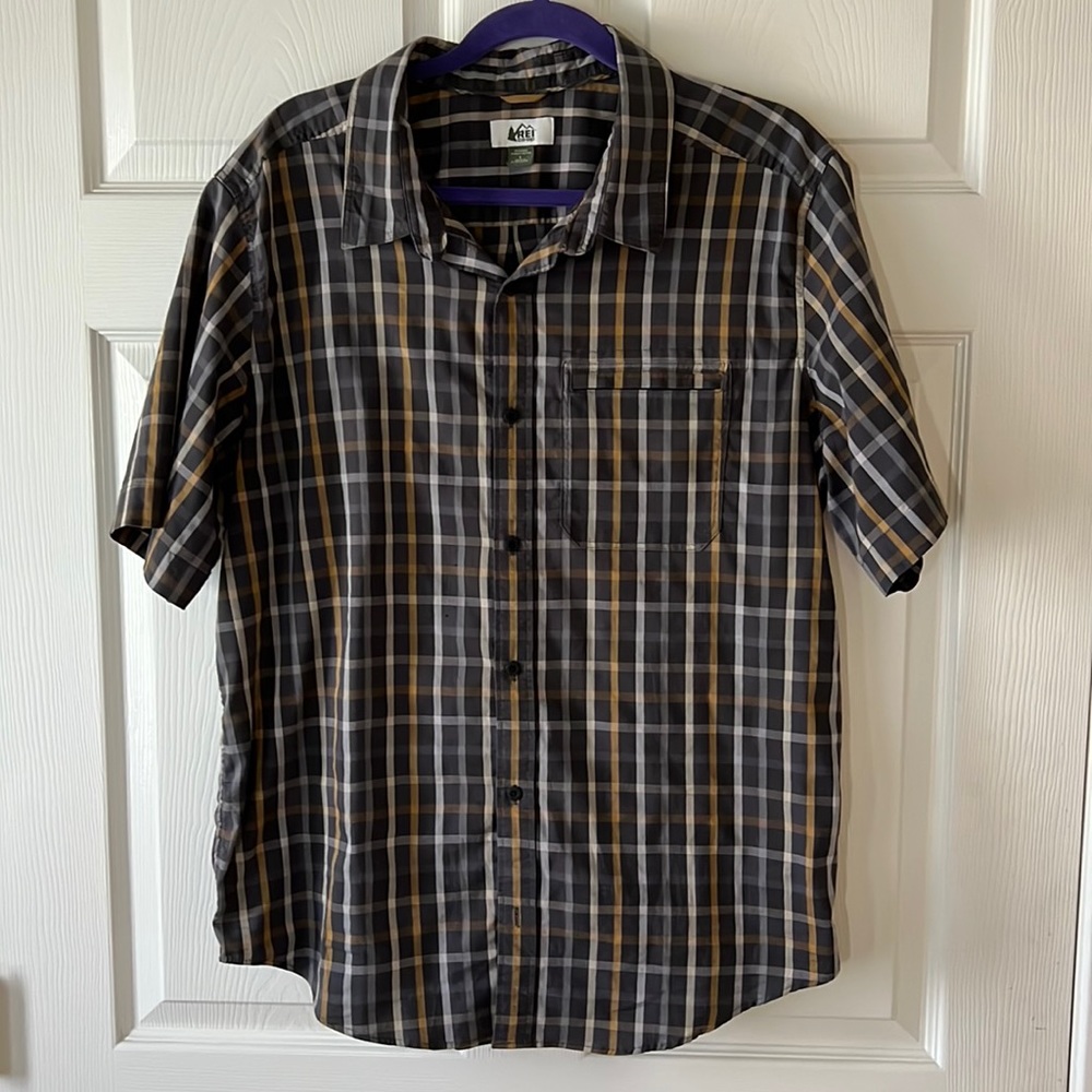 REI Coop Men’s Gray & Yellow Plaid Button Down Short Sleeve,‎ Sz L